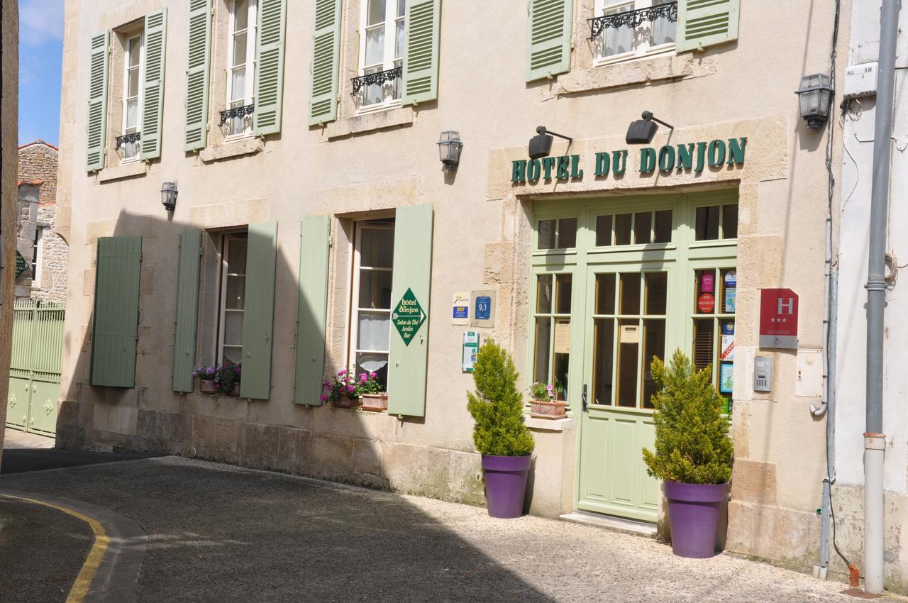 Hotel Du Donjon Aulnay  ภายนอก รูปภาพ