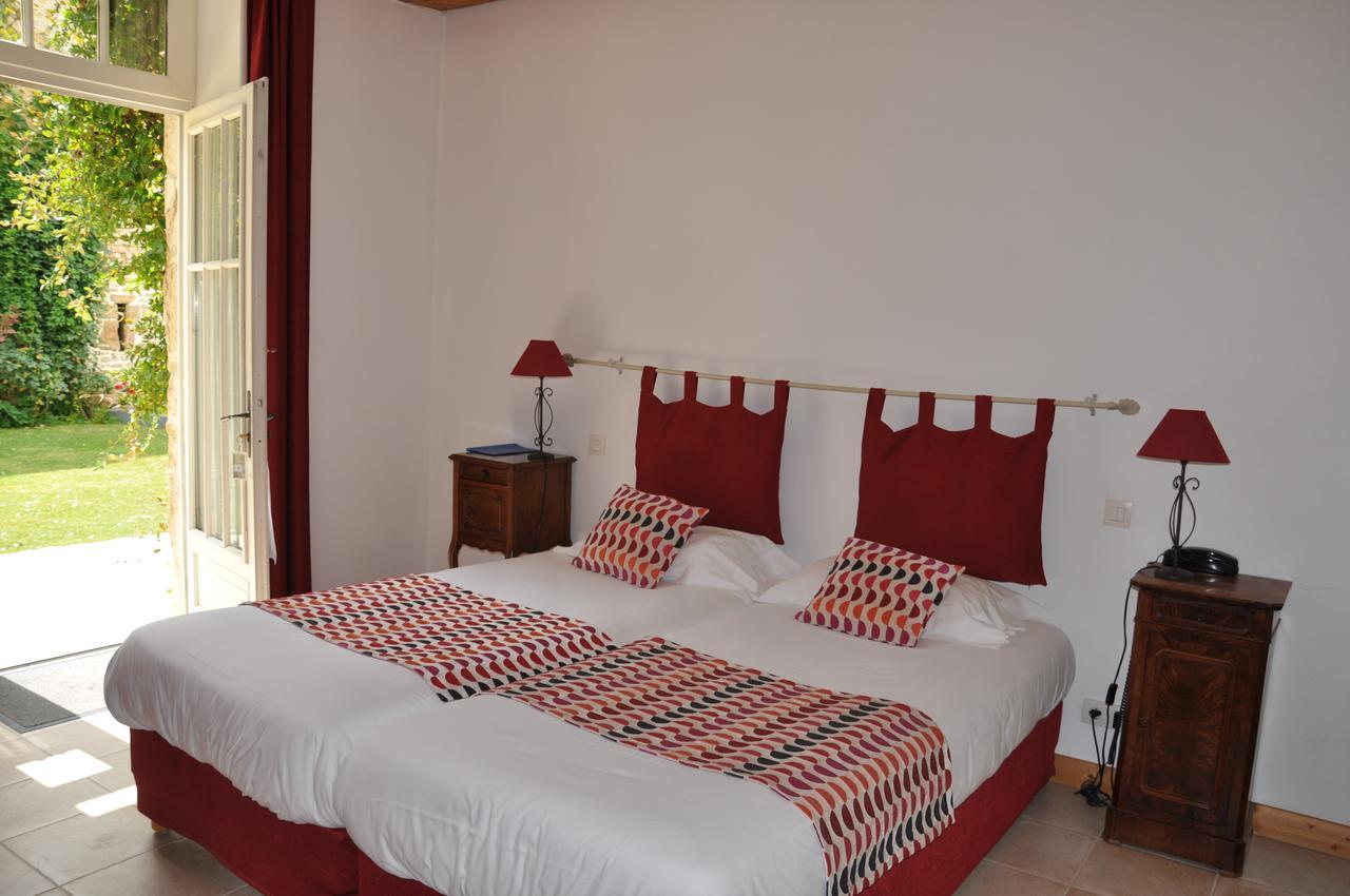 Hotel Du Donjon Aulnay  ภายนอก รูปภาพ