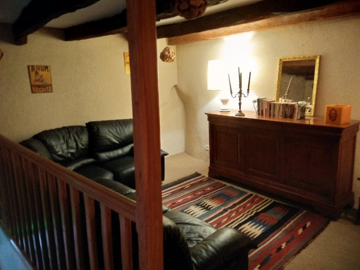 Hotel Du Donjon Aulnay  ภายนอก รูปภาพ