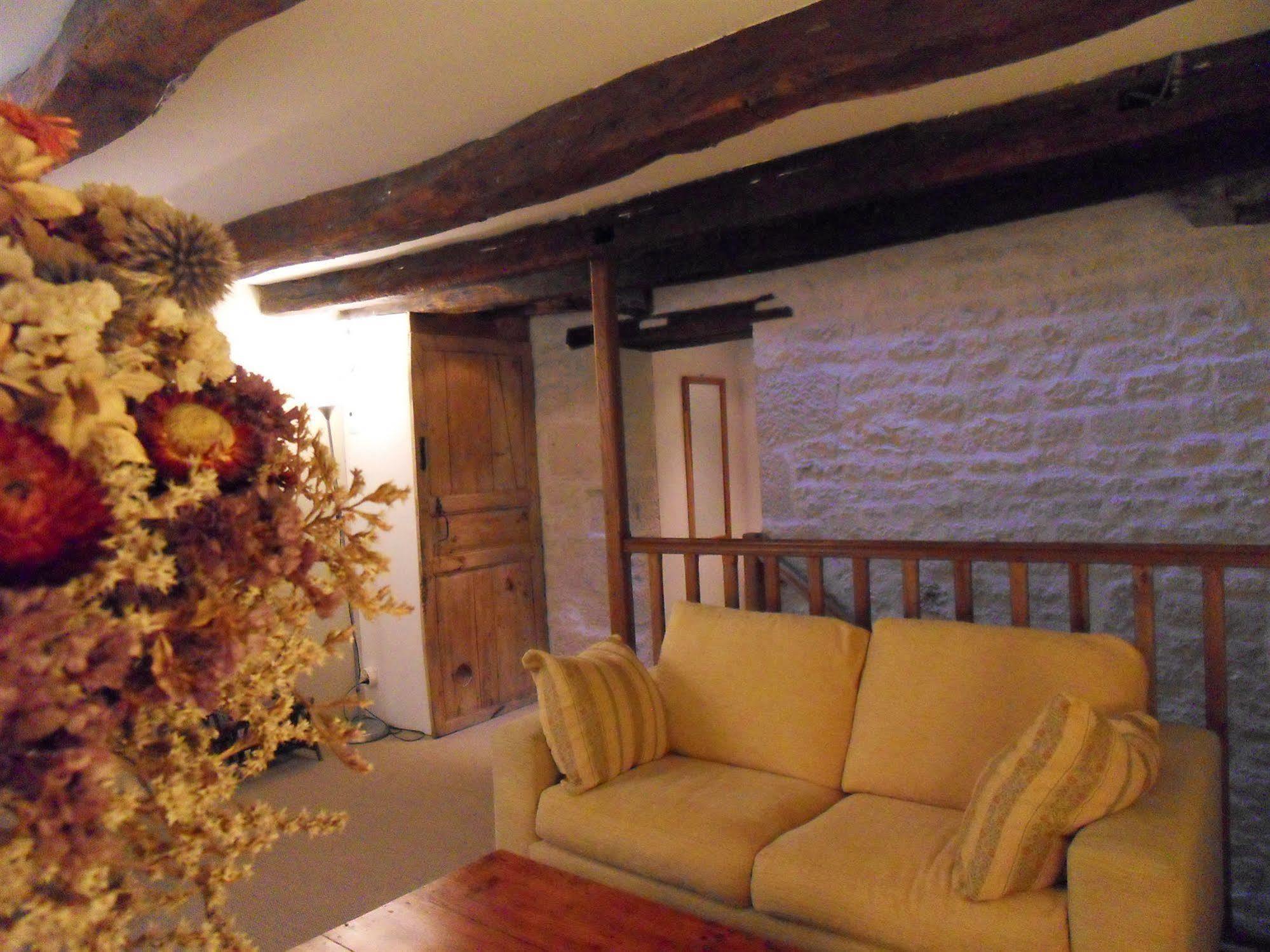 Hotel Du Donjon Aulnay  ภายนอก รูปภาพ