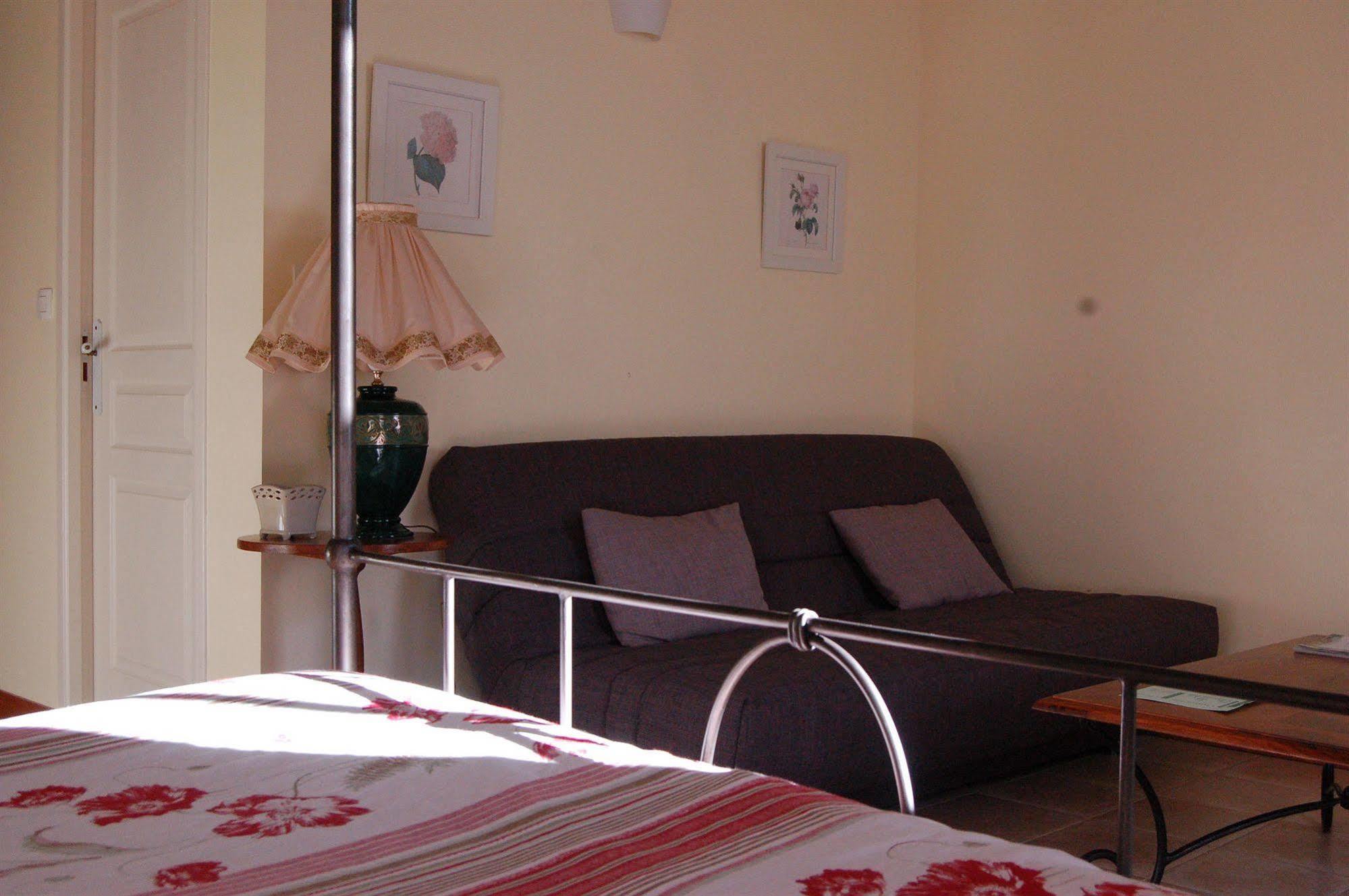 Hotel Du Donjon Aulnay  ภายนอก รูปภาพ