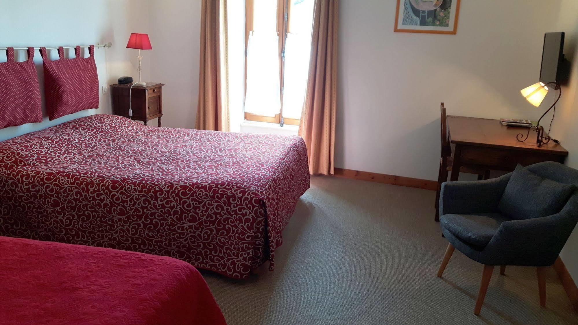 Hotel Du Donjon Aulnay  ภายนอก รูปภาพ