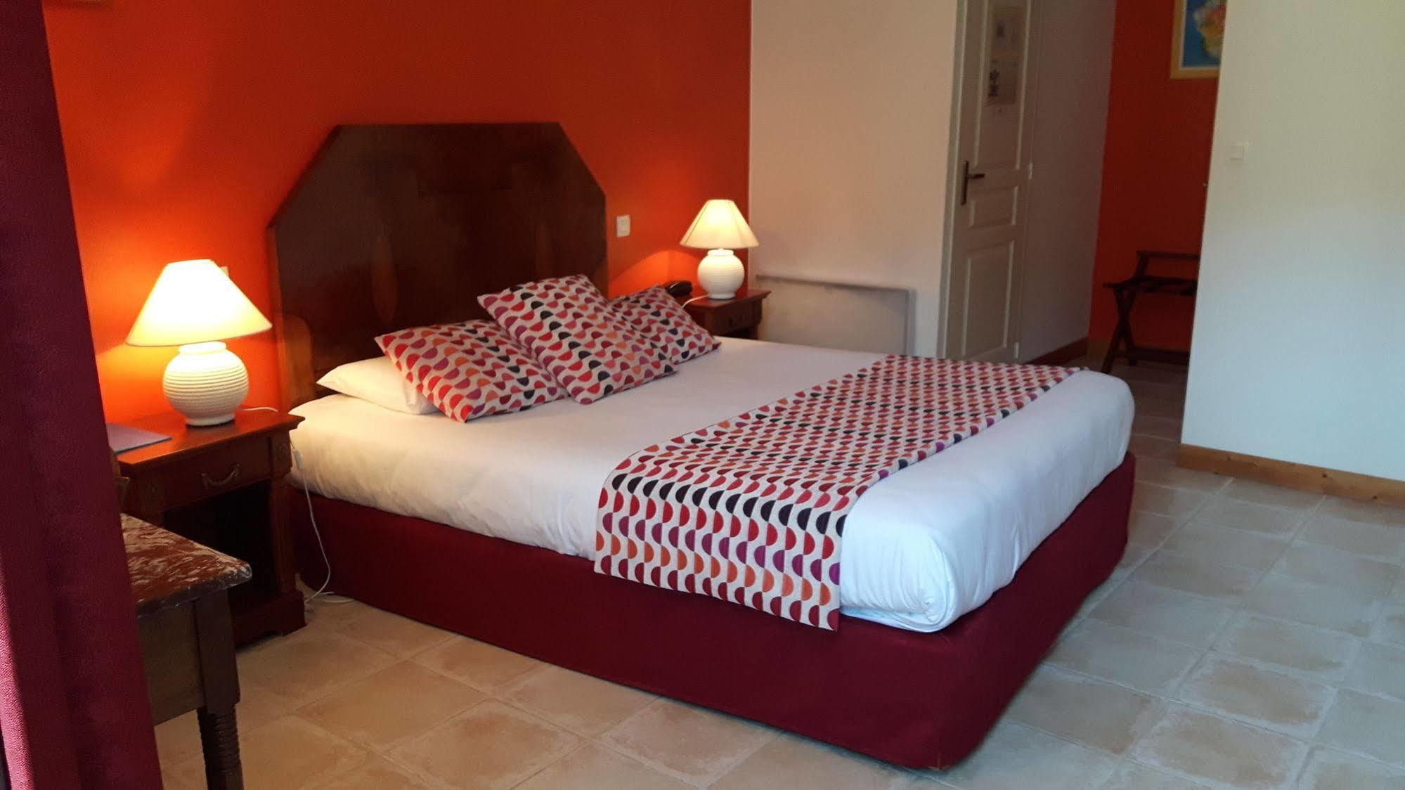 Hotel Du Donjon Aulnay  ภายนอก รูปภาพ