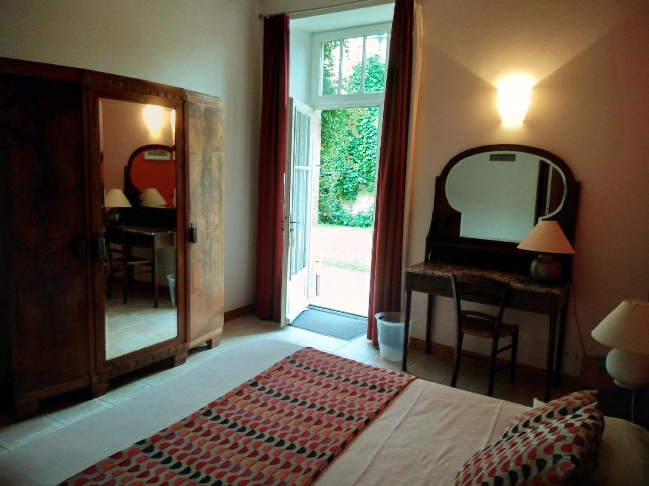 Hotel Du Donjon Aulnay  ภายนอก รูปภาพ