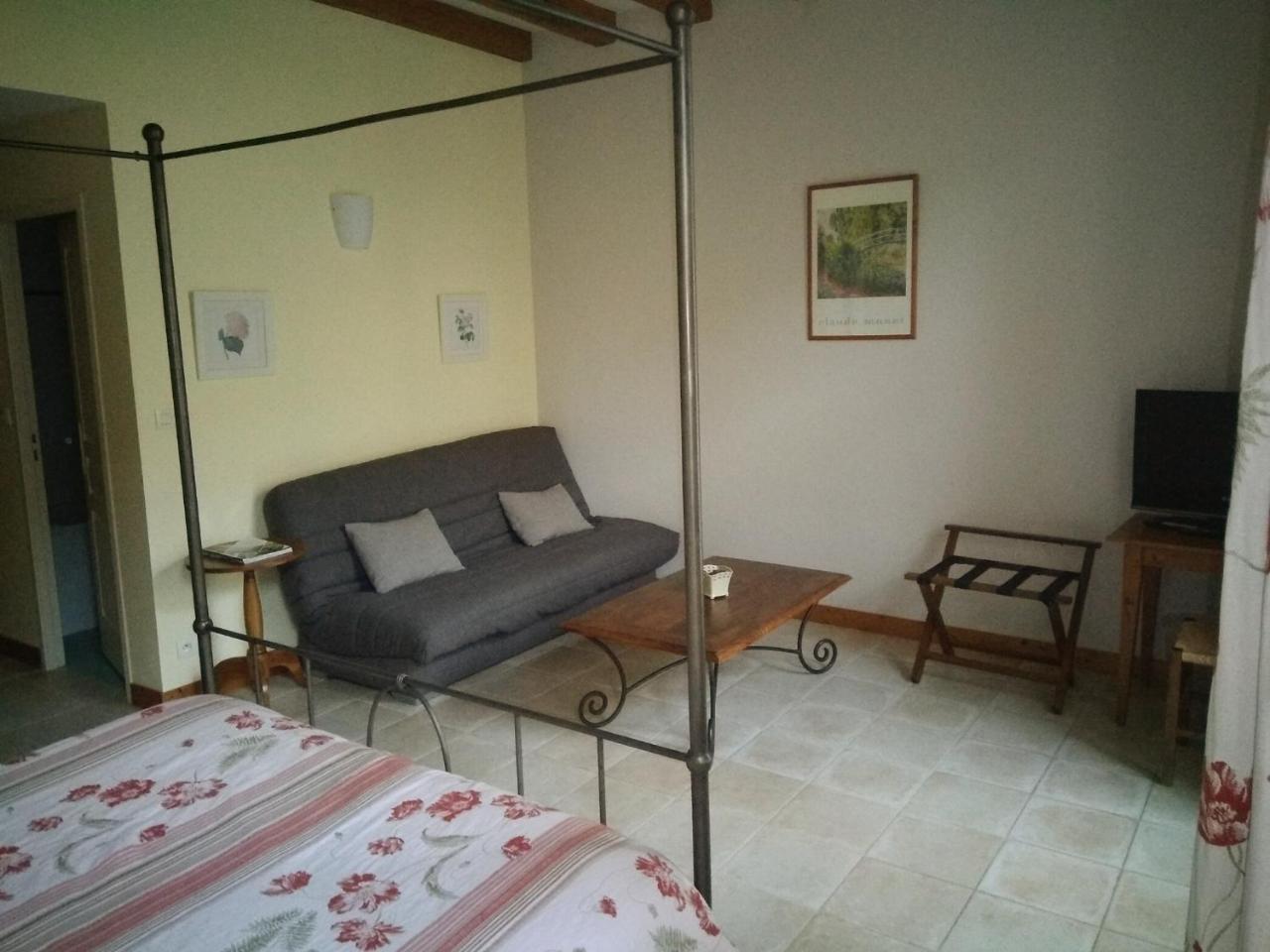 Hotel Du Donjon Aulnay  ภายนอก รูปภาพ