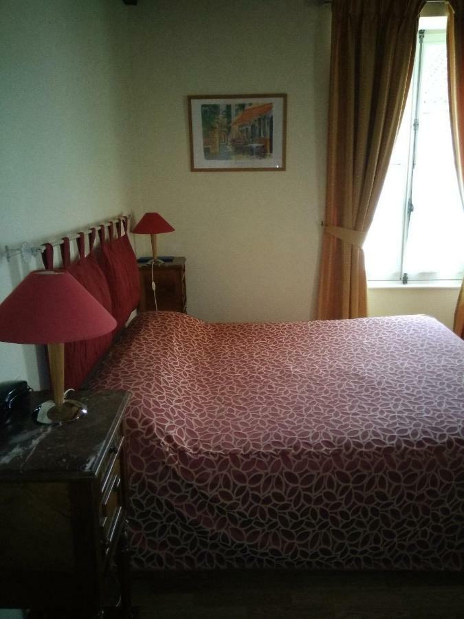 Hotel Du Donjon Aulnay  ภายนอก รูปภาพ